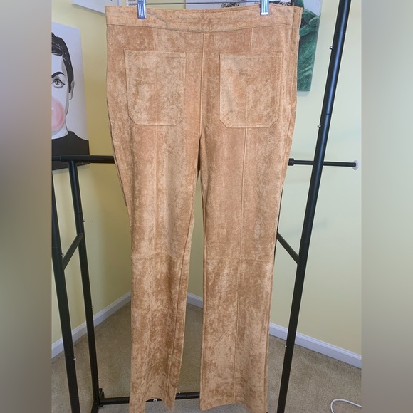💫HP‼️💫 NWT BLANKNYC Faux Suede Patch Pocket Pant in Toasted Caramel, Size 31 - Picture 8 of 11